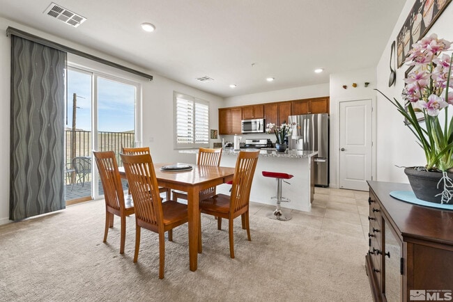 4928 Black Falcon Wy