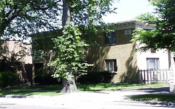 Photo - 312-318 Chicago Ave Apartments