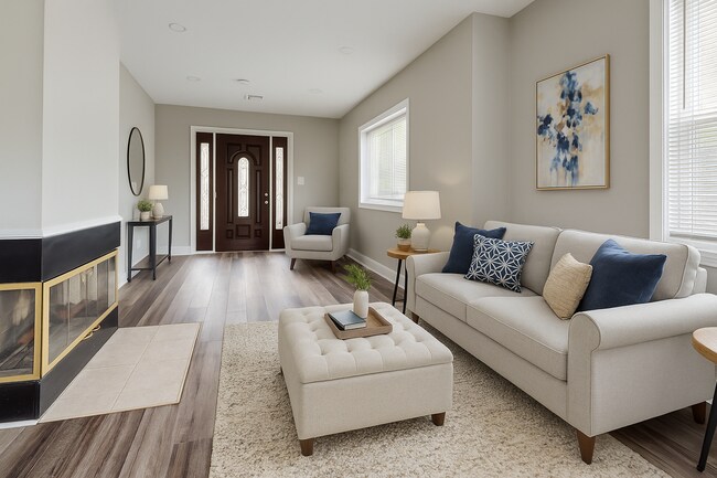 For Rent: Renovated Two-in-One Bi-Level Ho... - For Rent: Renovated Two-in-One Bi-Level Ho...