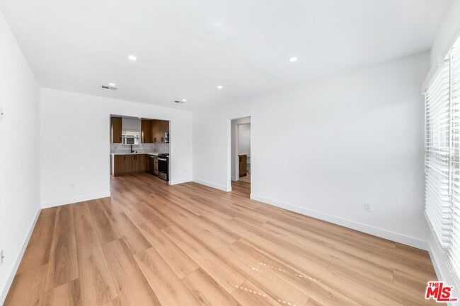 Photo - 1258 Mariposa St Unidad A