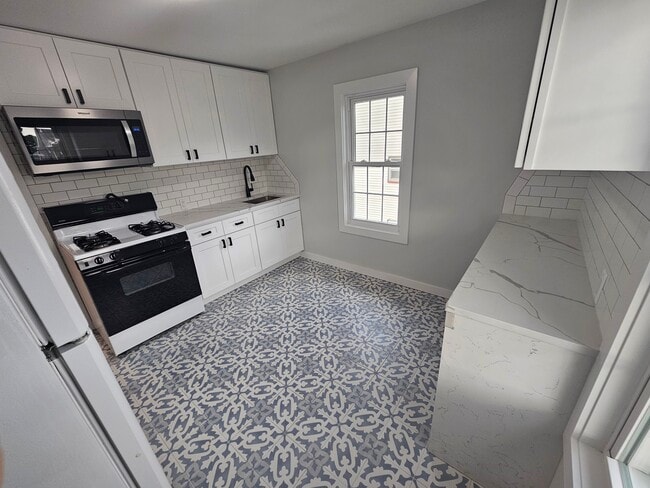 kitchen - 8 Wilson St Unit 2