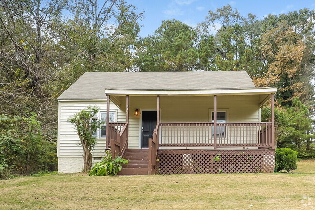 Building Photo - 245 Pinehurst Dr Rental