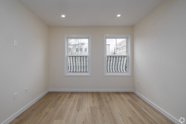 Photo - 584 Main St Unidad H