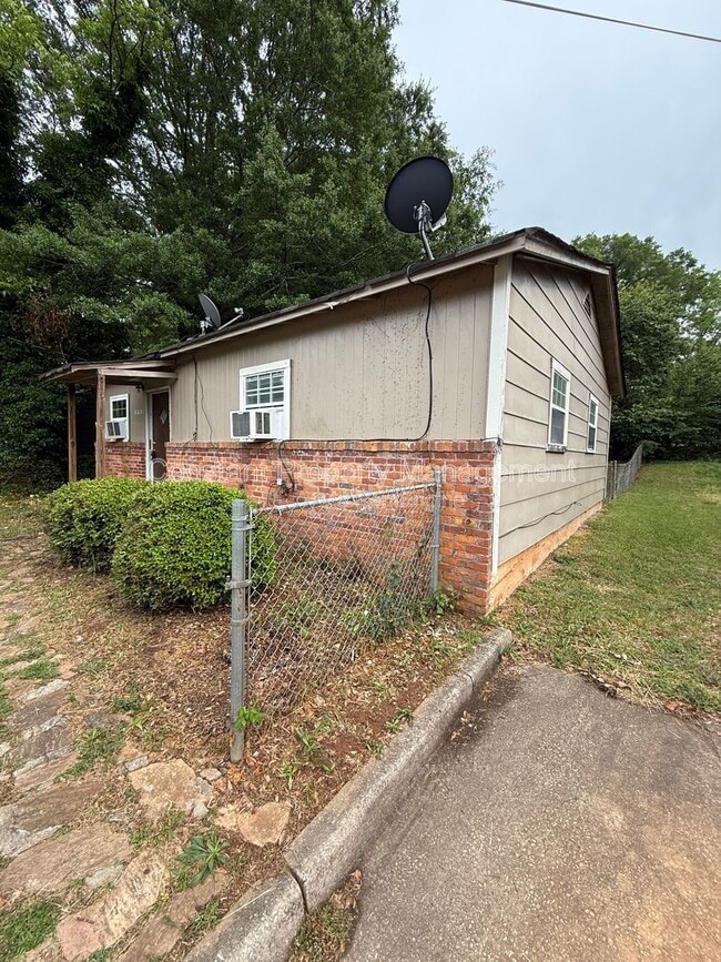 Photo - 1110 Dewey St
