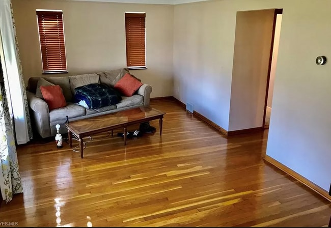 3540 W 210th St Unit 3540 - Lower Unit