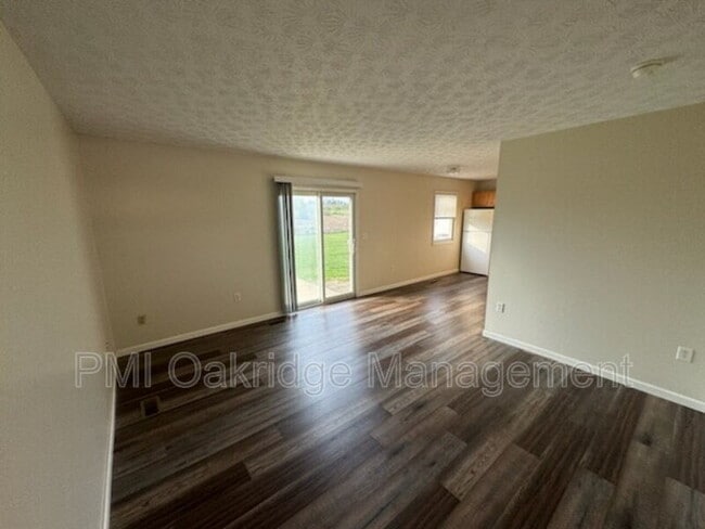 Photo - 121 Bruns Dr