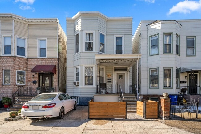 Building Photo - 215 Dodd St Unit #1