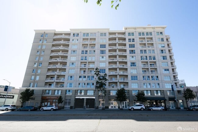 Building Photo - 140 Van Ness Ave Rental