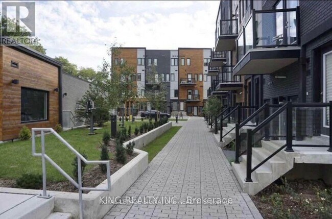 Photo - 400 The East Mall