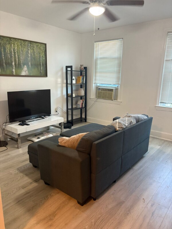Building Photo - 221 35th St NE Unit 1 Rental