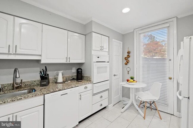 Photo - 42 Bouton Green Ct