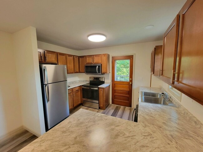Photo - 209 Wayland St