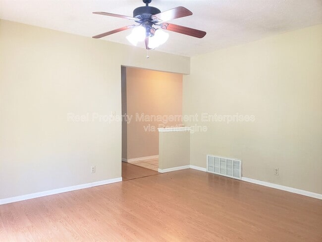 Photo - 1325 E Brooks St