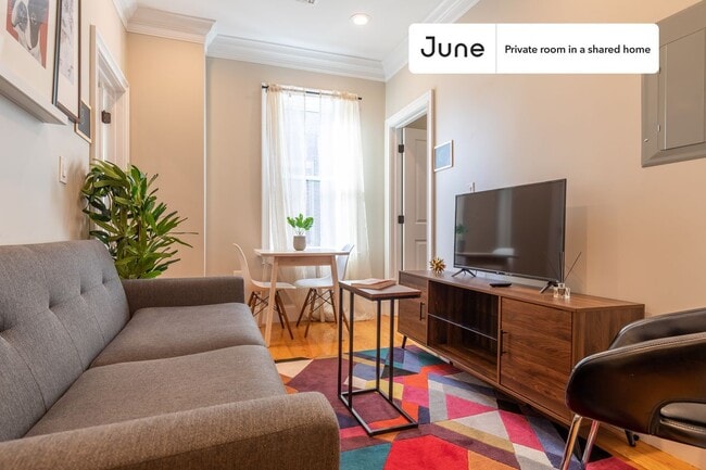 Room in Shared 3 bed/1 bath home in North End