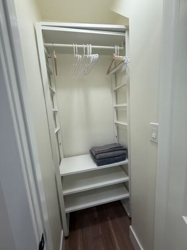 3707 Spring Garden St Unit 1F