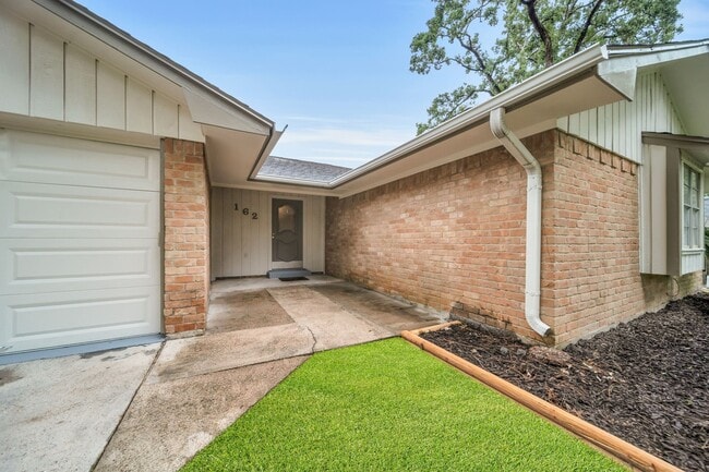 Photo - 162 Greenleaf Ln