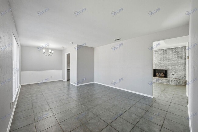 Photo - 737 Willow St