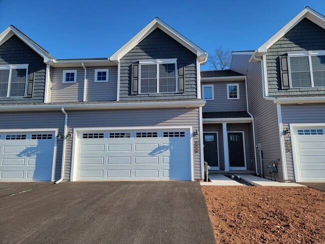 Photo - 103 Magnolia Dr Townhome