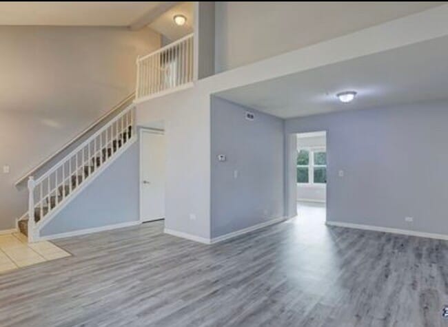 Photo - 486 Buckingham Dr