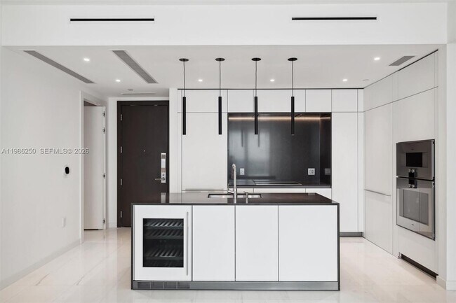 Photo - 300 Biscayne Blvd Way Unidad 3805W