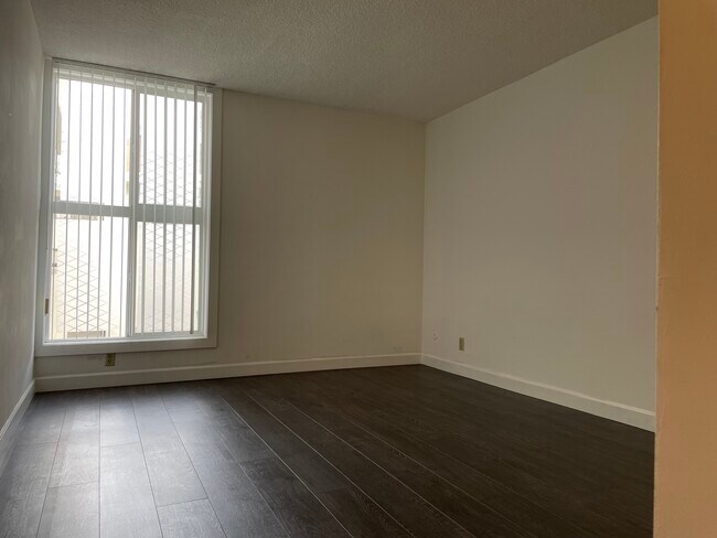 Photo - 320 S Gramercy Pl Unit 210