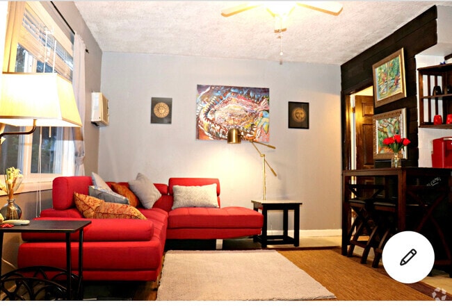 Building Photo - 108 Sutton St Unit #1 Rental
