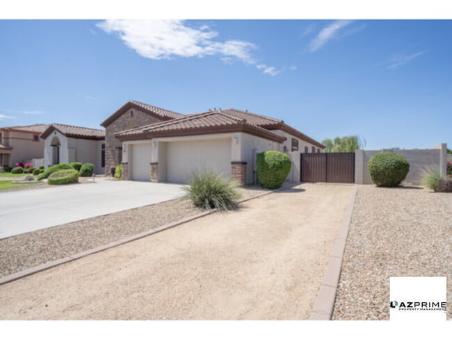 Photo - Experience Unparalleled Luxury in this Stu...