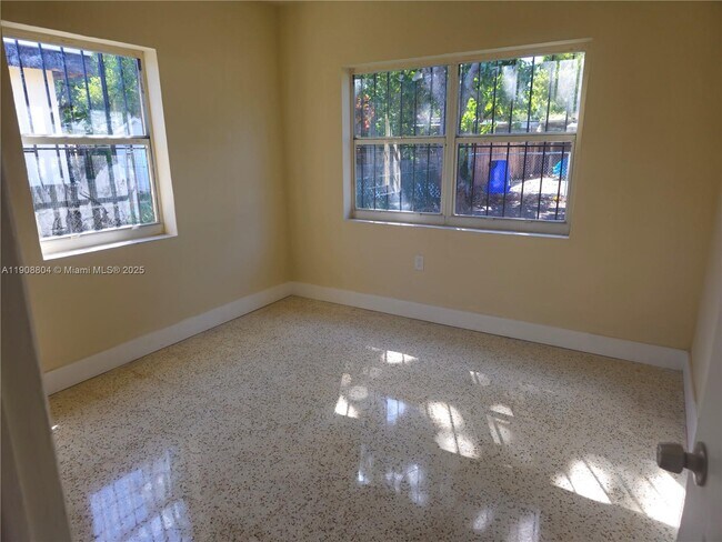 Photo - 2525 NW 11th Ave Unit 2525