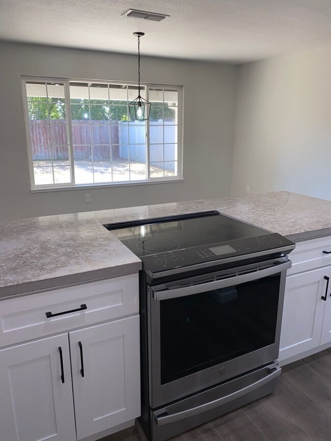 Photo - All Freshened Up and Waiting!