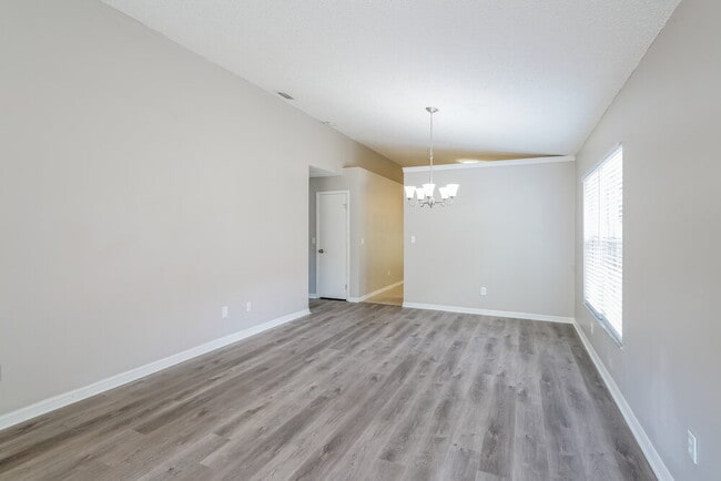 1831 Coyote Pl