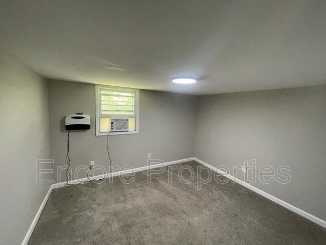 Photo - 1102 Ferndale Ln