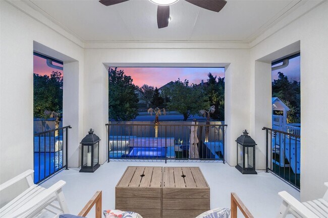 Photo - 105 Bisset Ct