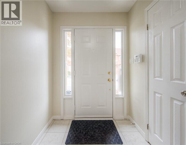 Photo - 502 Barton St