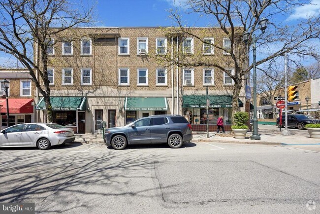 Building Photo - 241 Haverford Ave Unit 2 Rental