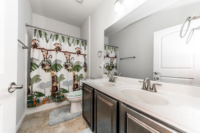 Addtitonal full bath - 1725 Bald Eagle Dr