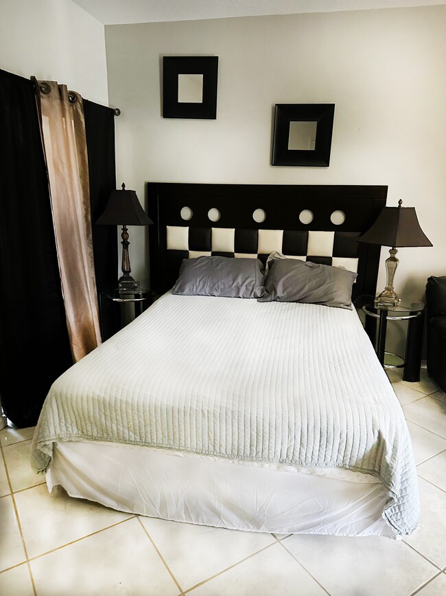 8944 Sandshot Ct Unit 4912 Side B
