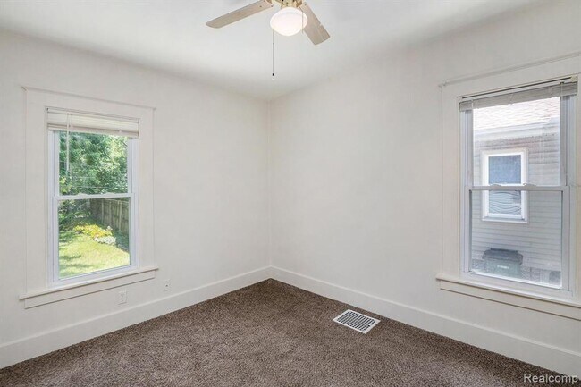 Photo - Charming 2 Bed/1 Bath Home in Ferndale