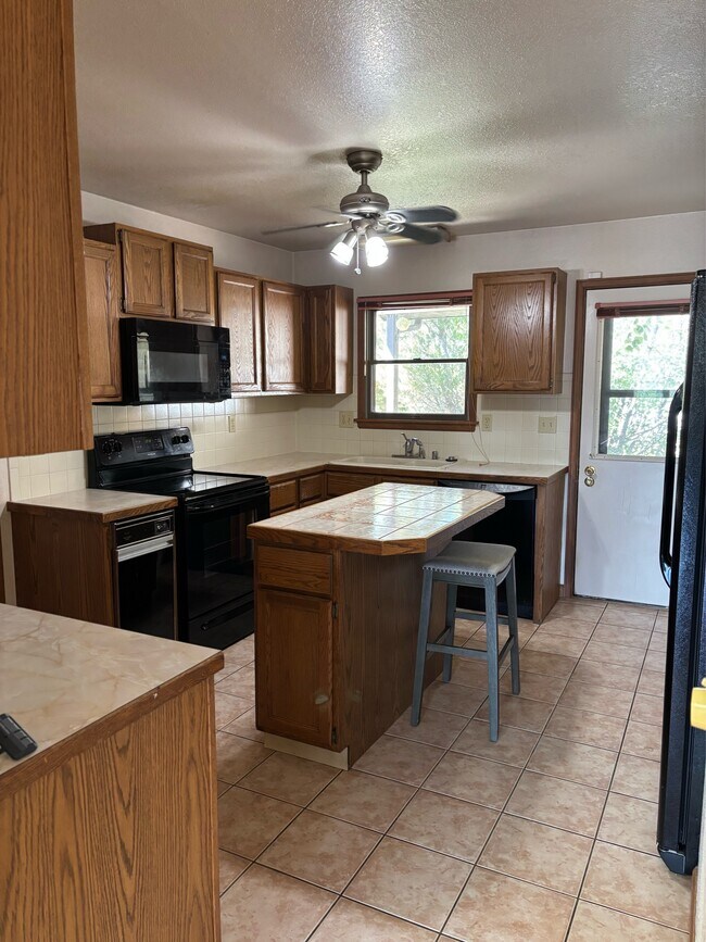 Photo - 5601 W 18th St