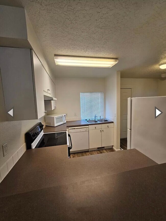 Photo - 1312 S Denver Ave Apartment Unit 2