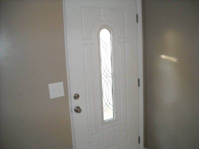 Photo - 61 Furness Pl