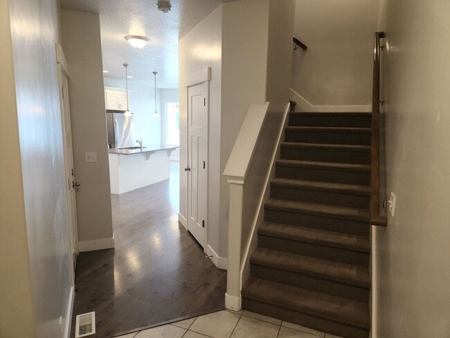 Photo - 4 Bedroom 2.5 Bathroom Lehi Townhome!