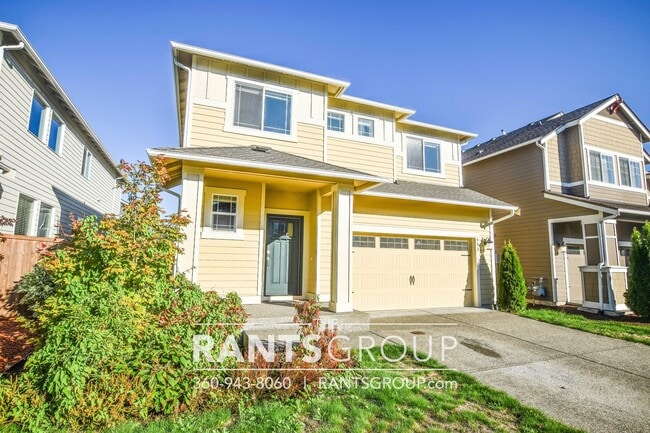 Building Photo - Modern and well designed 4 bd/ 2.5 bath home available mid-April!