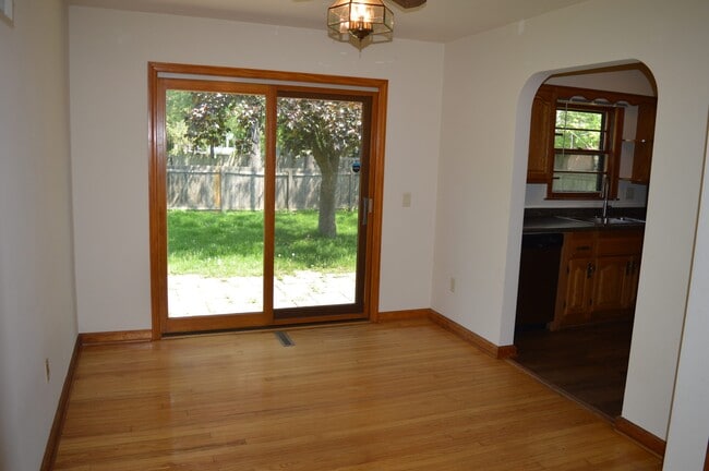 Photo - 7014 University Ave