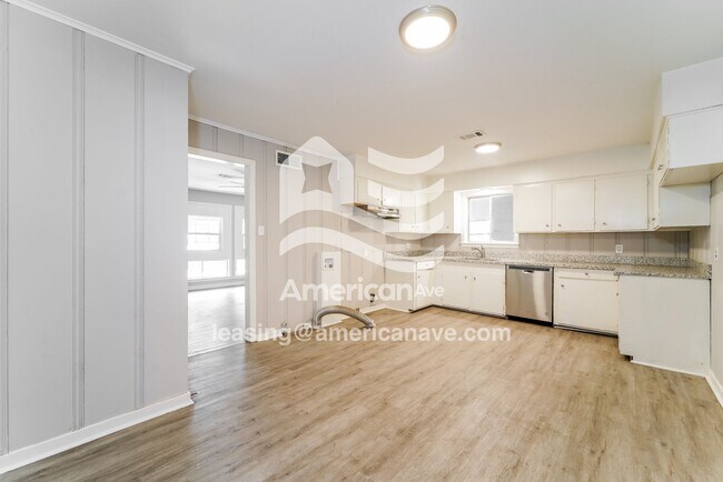 Photo - 252 McDowell Park Cir