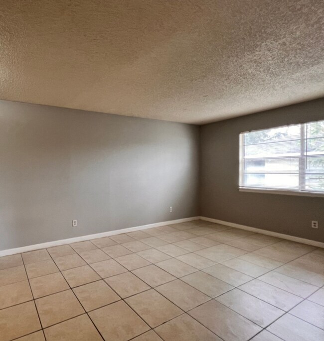 Photo - KNOX D Unidad 2190 Knox McRae Dr.