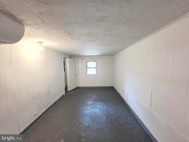 Photo - 6653 Perry Ave