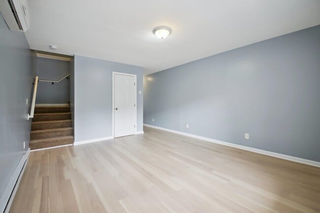 Photo - 257-59 Pine St