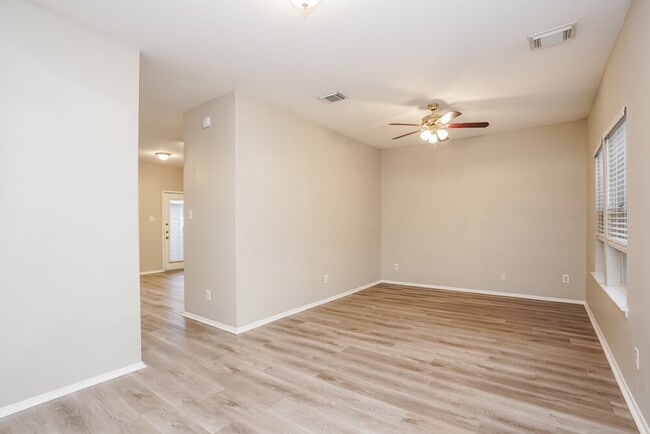 Photo - 20627 Sycamore Crest Ln
