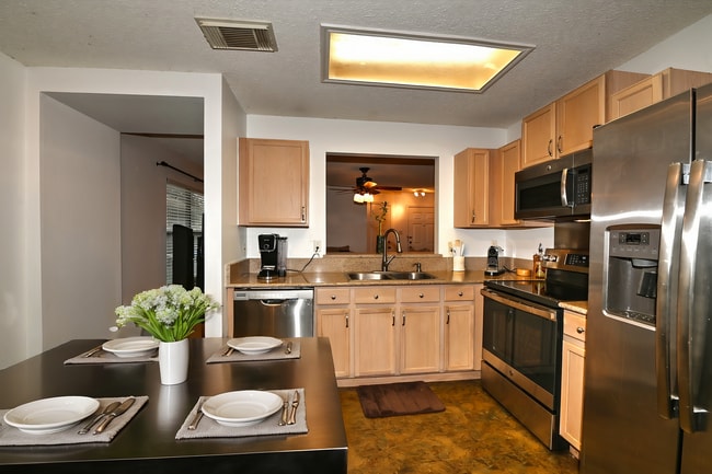 Photo - Spacious cozy home  |  Great location  |  2 bedroom  |  1 bath  |  1 car garage