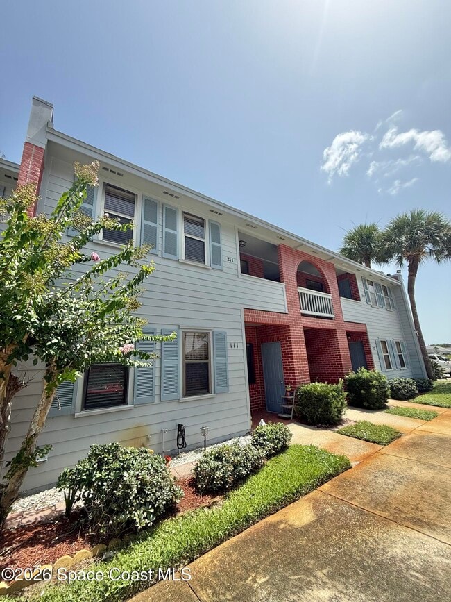 Building Photo - 1785 Harrison St Unit 211
